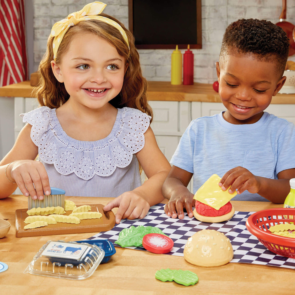 Creative Chefs Cheeseburger and Fries Kit - Pretend Cooking Kit with Reusable Burger and Fries Mix for Backyard Barbecue and Restaurant Role Play