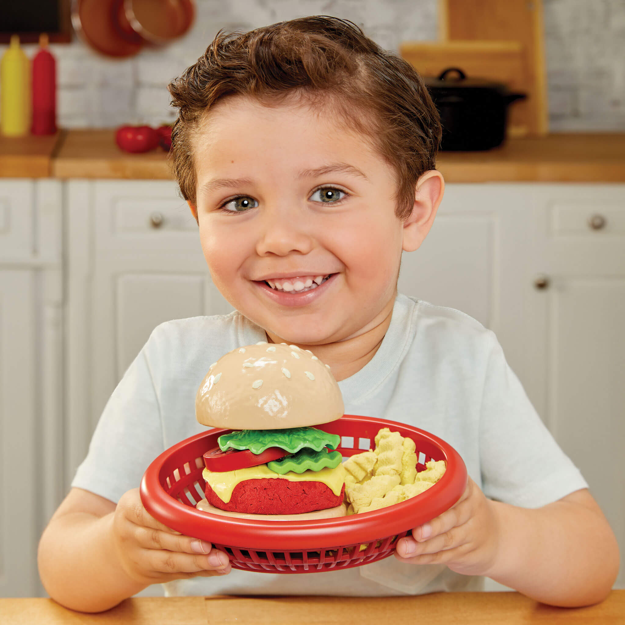 Creative Chefs Cheeseburger and Fries Kit - Pretend Cooking Kit with Reusable Burger and Fries Mix for Backyard Barbecue and Restaurant Role Play