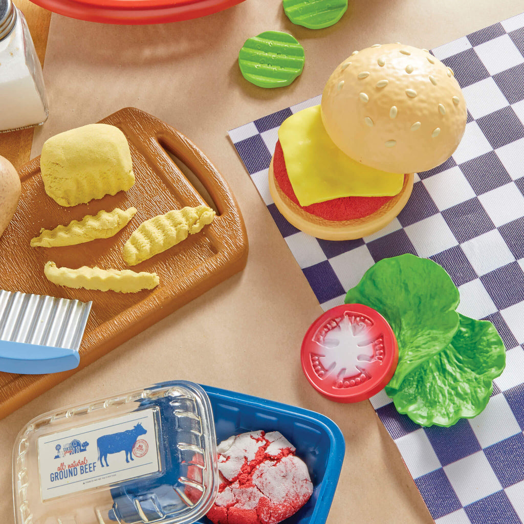 Creative Chefs Cheeseburger and Fries Kit - Pretend Cooking Kit with Reusable Burger and Fries Mix for Backyard Barbecue and Restaurant Role Play