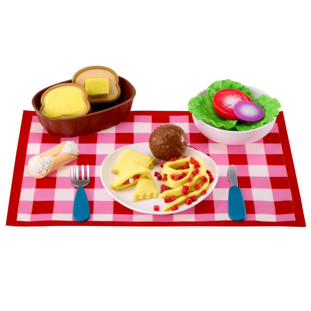 Creative Chefs Italian Restaurant Kit - Restaurant Play Set with Pasta Maker and Recipe Cards for Pretend Pasta Making and Restaurant Role Play